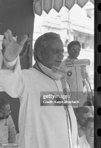 Kalyan Singh of Uttar Pradesh giving Speech at Public Rally in Rajkot Gujarat India on 8th February 1993. Kalyan Singh was on Gujarat Tour after...