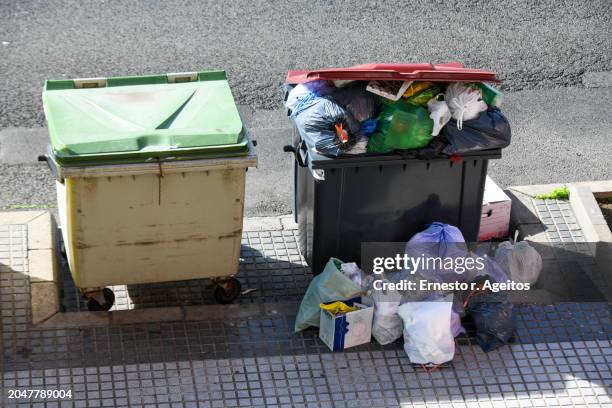 Overloaded Dustbin 1,561 Overflowing Trash Bin Stock Photos, High-Res Pictures, and Images ...