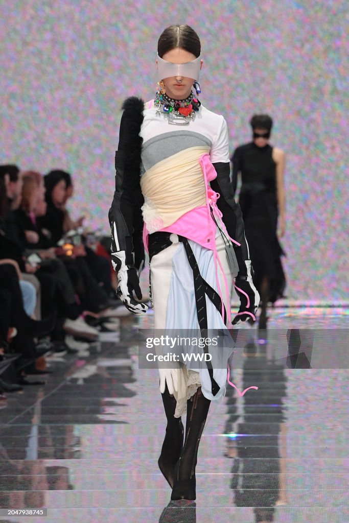 Balenciaga RTW Fall 2024 - Runway