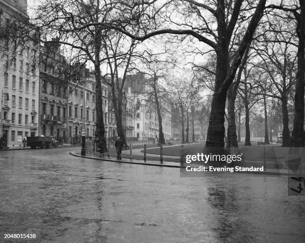 23 676 Berkeley Square Photos High Res Pictures Getty Images 23-676-berkeley-square-photos-high-res-pictures-getty-images