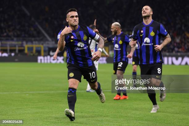 Lautaro Martinez of FC Internazionale celebrates with team mates after scoring to give the side a 2-0 lead during the Serie A TIM match between FC...