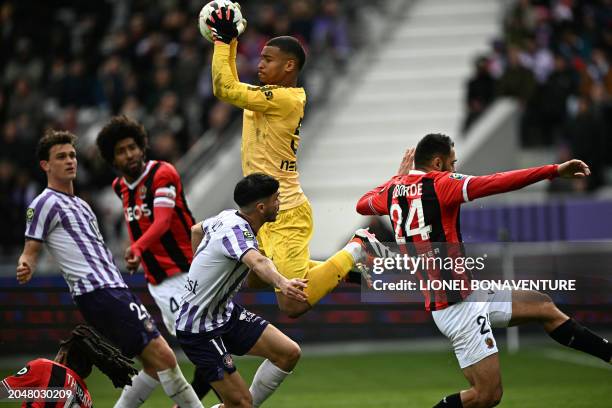 Toulouse's French goalkeeper Guillaume Restes catches the ball during the French L1 football match between Toulouse FC and OGC Nice at The TFC...