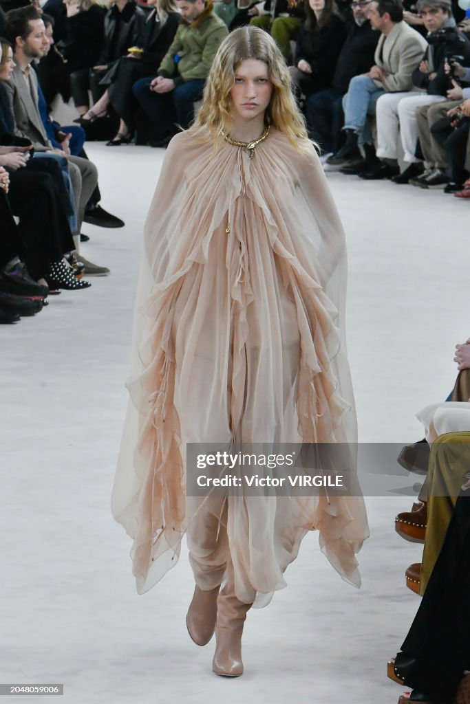 Chloe - Runway - Fall/Winter 2024-2025 Paris Fashion Week