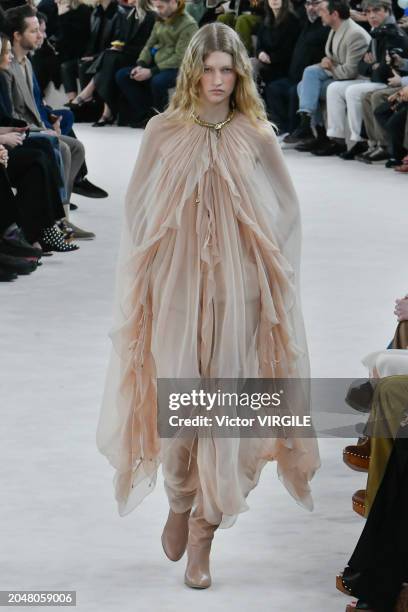 Model walks the runway during the Chloe Ready to Wear Fall/Winter 2024-2025 fashion show as part of the Paris Fashion Week on February 29, 2024 in...