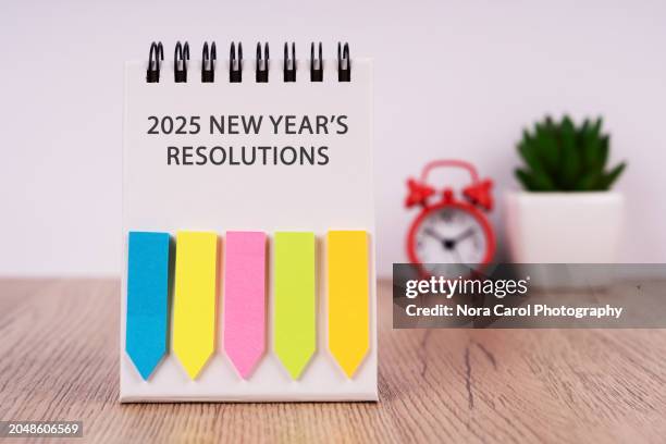 2025 new year's resolutions - lista de coisas a fazer antes de morrer imagens e fotografias de stock