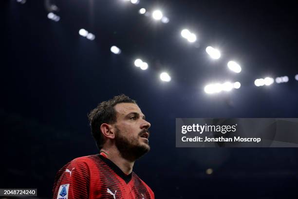 Alessandro Florenzi of AC Milan reacts as he is substituted during the Serie A TIM match between AC Milan and Atalanta BC at Stadio Giuseppe Meazza...