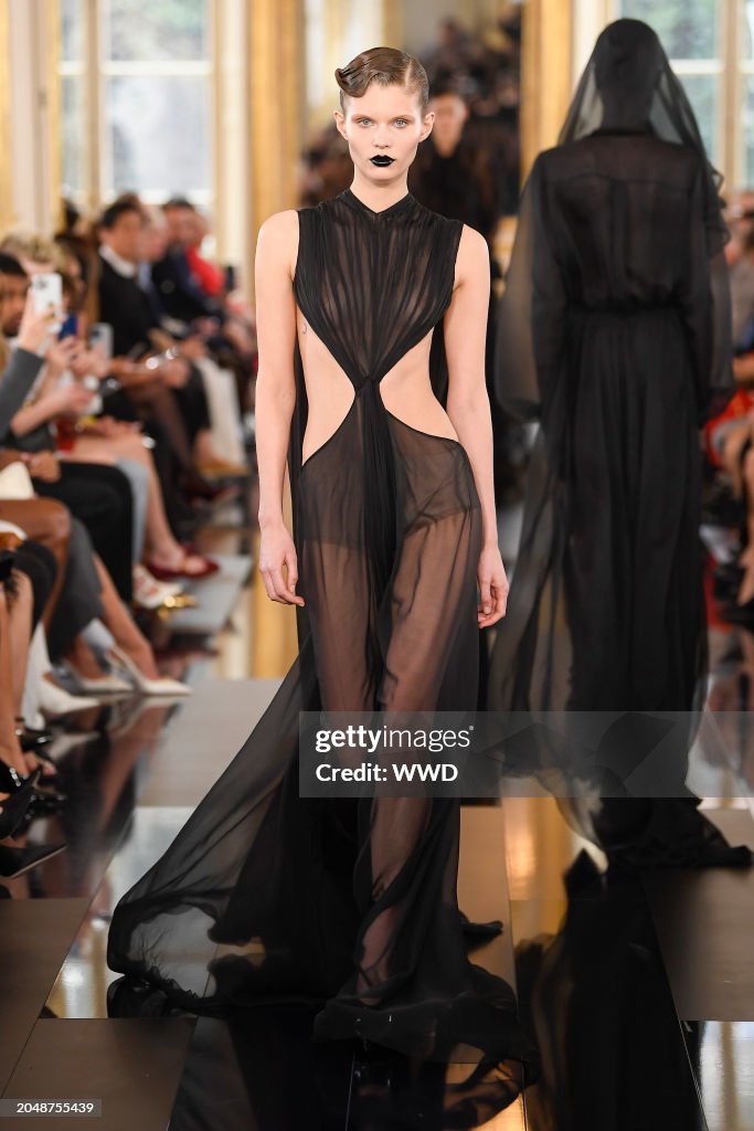 Valentino RTW Fall 2024 - Runway