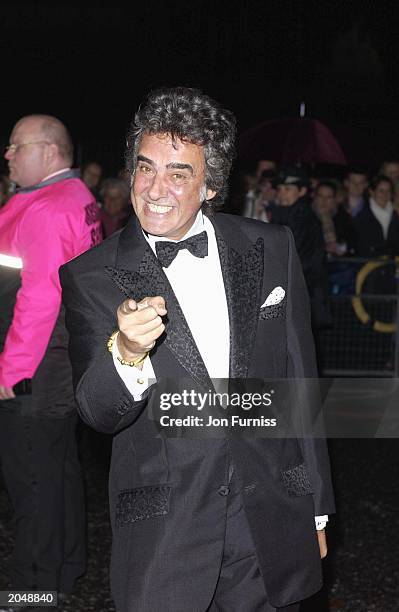 'Bargain Hunt' presenter David Dickenson at the 2002 National Television Awards at the Royal Albert Hall, October 14, 2002. 'Bargain Hunt' won an an...