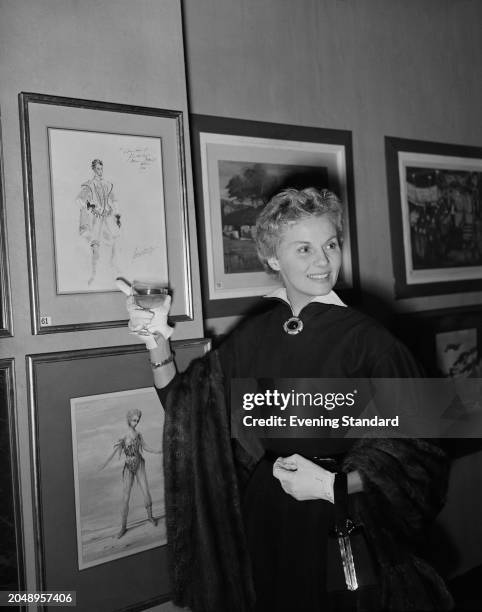 Actress Ann Todd attends an art exhibition in London, May 10th 1955.