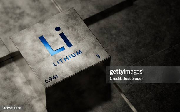 lithium solid state battery for ev electric vehicle, new research and development batteries with solid electrolyte energy storage for automotive car industry, cathode - lítio imagens e fotografias de stock