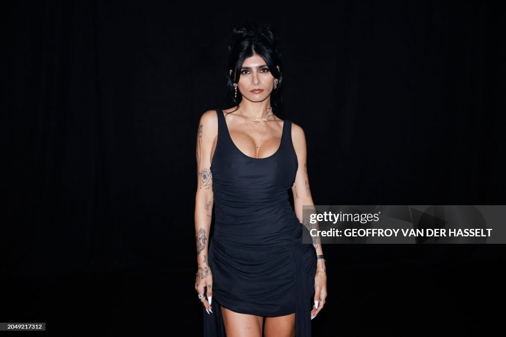 FASHION-FRANCE-WOMEN-MUGLER-FRONT ROW