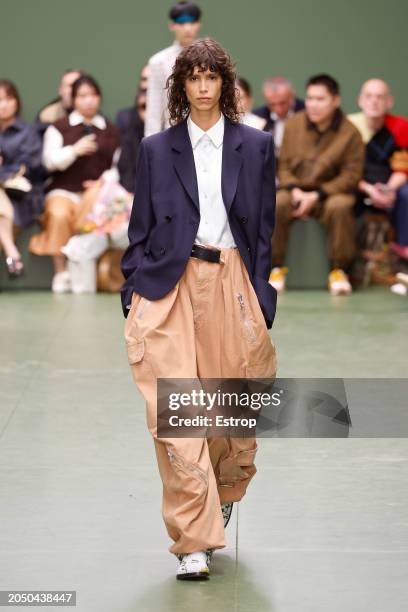 Model walks the runway during the Loewe Womenswear Fall/Winter 2024-2025 show as part of Paris Fashion Week on March 1, 2024 in Paris, France.