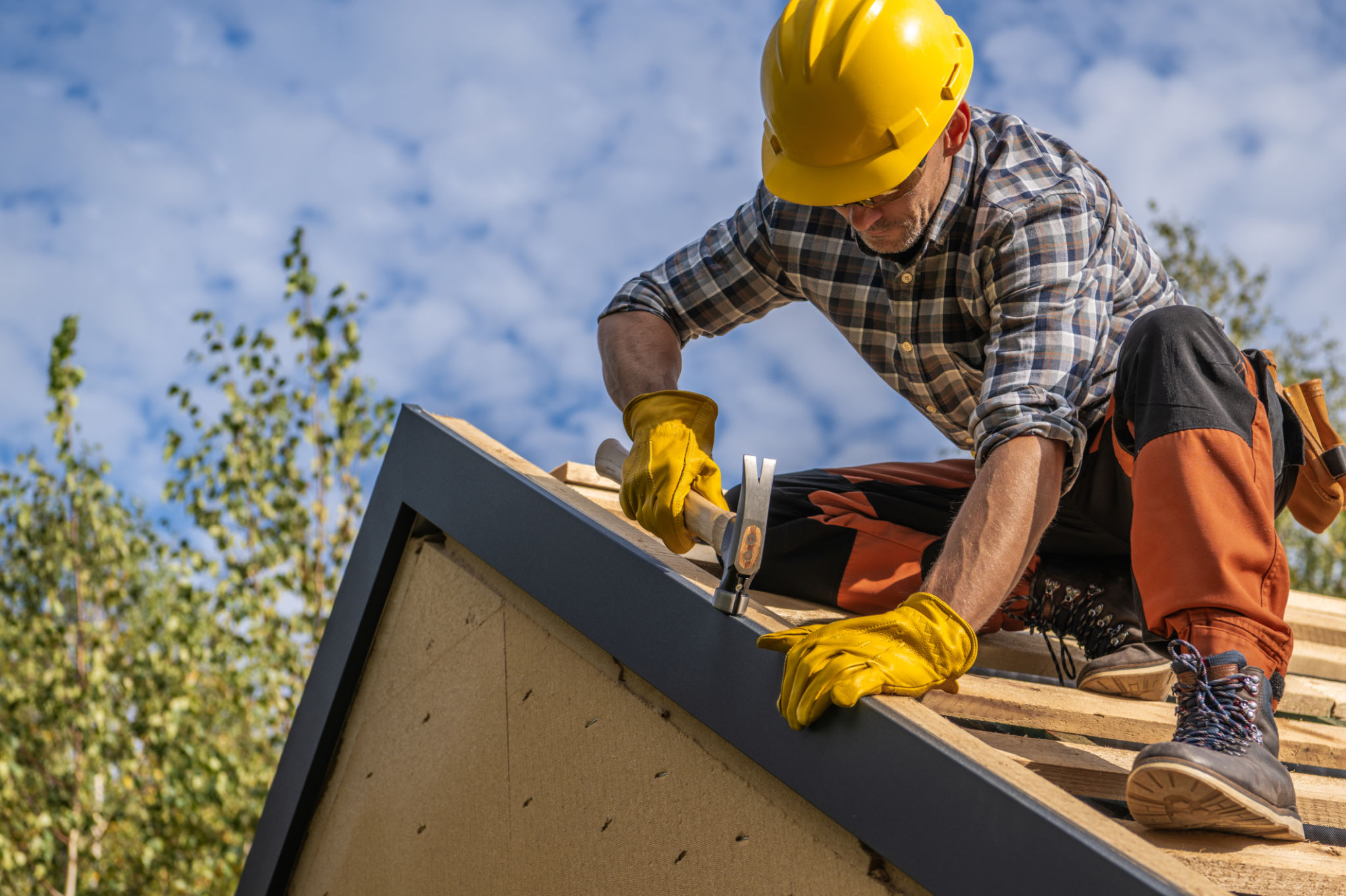 roofers at work