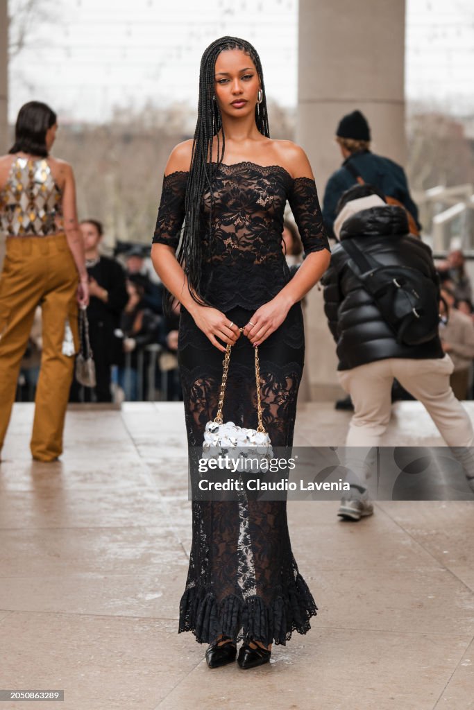 Street Style - Paris Fashion Week - Womenswear Fall/Winter 2024/2025 - Day Four