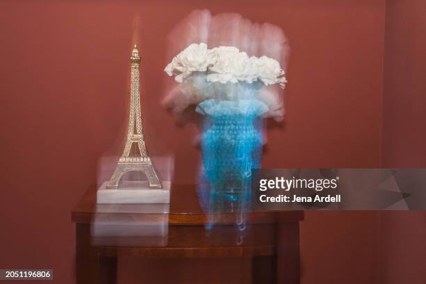 earthquake concept, earthquake in france, paris - kinetic sculpture stock pictures, royalty-free photos & images