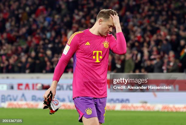 Manuel Neuer of Bayern Munich looks dejected after drawing with SC Freiburg during the Bundesliga match between Sport-Club Freiburg and FC Bayern...