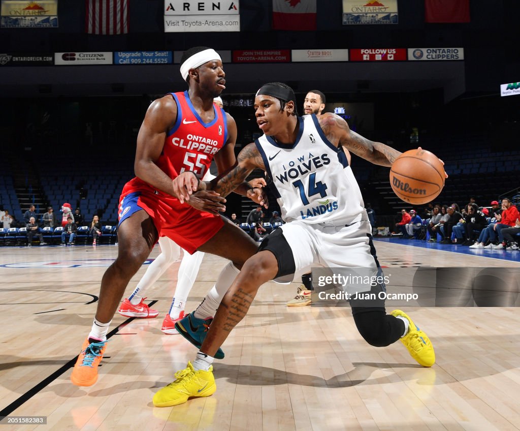 Iowa Wolves v Ontario Clippers