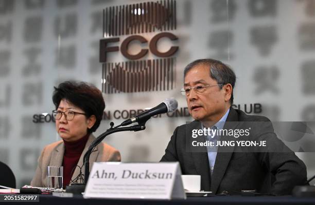 Members of the Korean Medical Association emergency committee Park In-Sook and Ahn Duck-sun attend a press conference on "The reasons behind the...