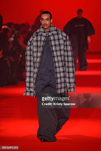 Model walks the runway during the Vetements Womenswear Fall/Winter 2024-2025 show as part of Paris Fashion Week on March 01, 2024 in Paris, France.
