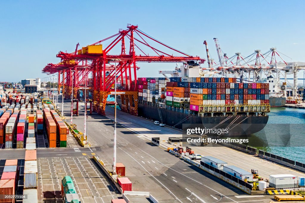 Be- und Entladen von Containerschiffen mit erhöhter Sicht Hafen von Melbourne Swanson Dock