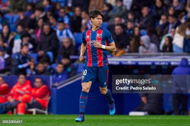 Kento Hashimoto of SD Huesca comes onto the pitch during the LaLiga Hypermotion match between RCD Espanyol and SD Huesca at Stage Front Stadium on...