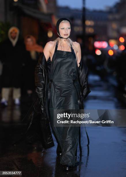 Julia Fox is seen heading to the Ann Demeulemeester show during Paris Fashion Week on March 02, 2024 in Paris, France.