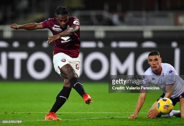 Duvan Zapata of Torino FC scores a gaol which is later disallowed by VAR during the Serie A TIM match between Torino FC and ACF Fiorentina at Stadio...
