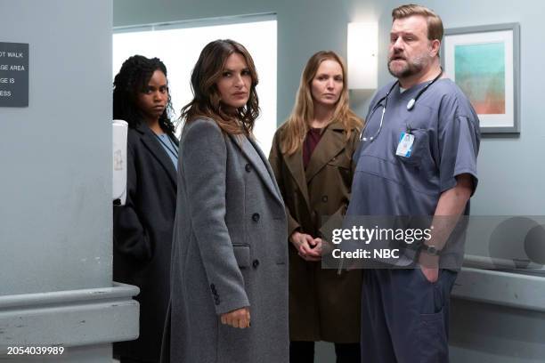 Carousel" Episode 25006 -- Pictured: Aimé Donna Kelly as Capt. Curry, Mariska Hargitay as Captain Olivia Benson, Jordana Spiro as FBI Special Agent...