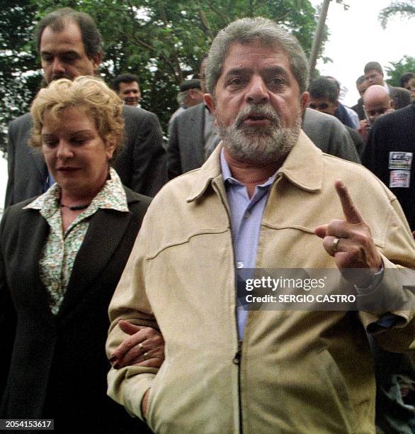 Presidential candidate Luis Inacio Lula da Silva is seen on the campaign trail with his wife Marisa in Sao Paulo, Brazil 01 August 2002. Luis Inacio...