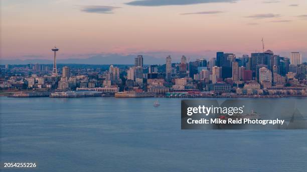 aerial seattle ferry departing downtown - lake washington stock pictures, royalty-free photos & images