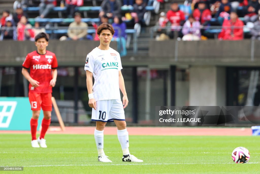Roasso Kumamoto v Thespa Gunma - J.LEAGUE MEIJI YASUDA J2