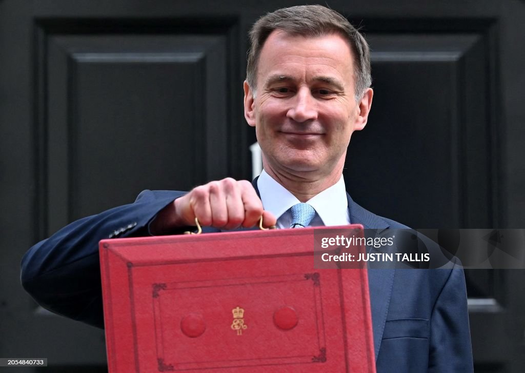 BRITAIN-POLITICS-ECONOMY-BUDGET