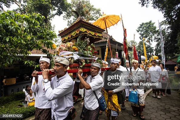 Indonesian Hindus Hold Melasti Ritual