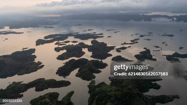 china, hangzhou, qiandao lake scenic area, aerial view - 浙江省 stock pictures, royalty-free photos & images