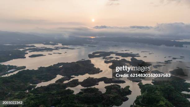 china, hangzhou, qiandao lake scenic area, aerial view - 浙江省 - fotografias e filmes do acervo