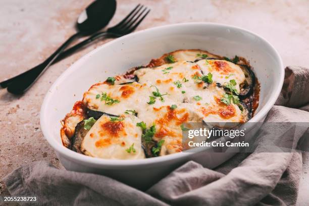 eggplant parmesan - melanzana foto e immagini stock