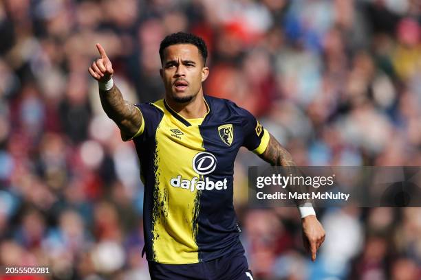 Justin Kluivert of AFC Bournemouth celebrates scoring his team's first goal during the Premier League match between Burnley FC and AFC Bournemouth at...