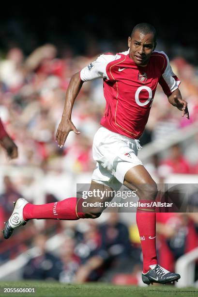 August 22: Gilberto of Arsenal running during the Premier League match between Arsenal and Middlesbrough at Highbury on August 22, 2004 in London,...