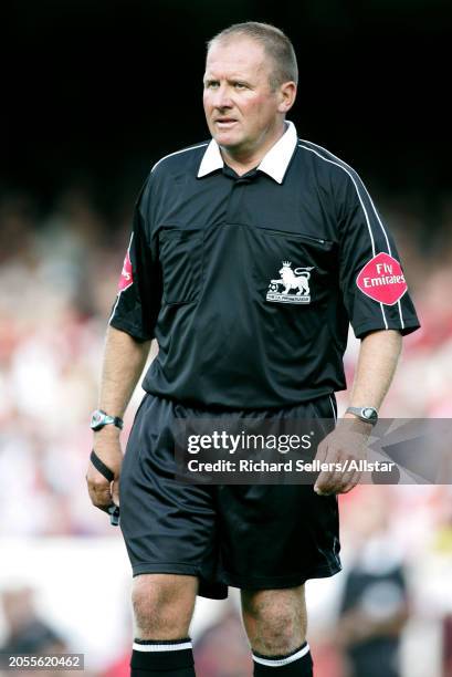 August 22: Steve Dunn, Premiership Referee in action during the Premier League match between Arsenal and Middlesbrough at Highbury on August 22, 2004...