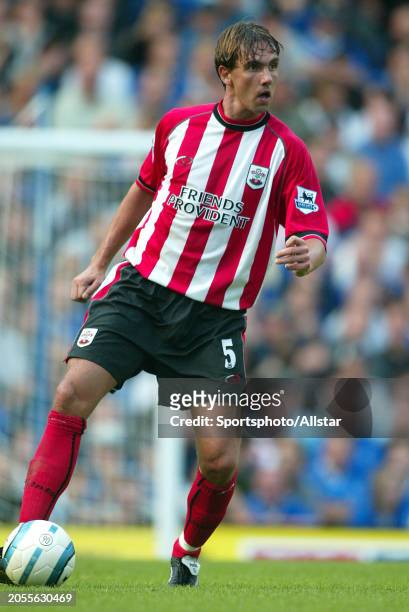 August 28: Claus Lundekvam of Southampton on the ball during the Premier League match between Chelsea and Southampton at Stamford Bridge on August...