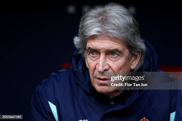 Manuel Pellegrini, head coach of Real Betis looks on prior to the LaLiga EA Sports match between Atletico Madrid and Real Betis at Civitas...