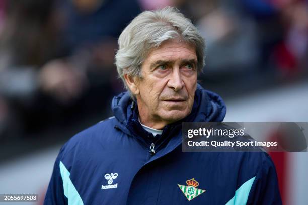 Manuel Pellegrini, Manager of Real Betis looks on prior to the LaLiga EA Sports match between Atletico Madrid and Real Betis at Civitas Metropolitano...