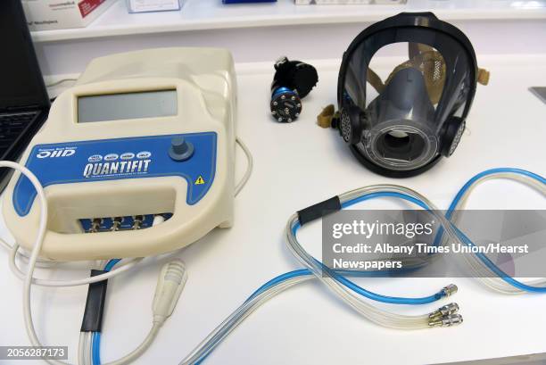 Scba Fit Testing Machine 524 Respirator Fit Testing Stock Photos, High-Res Pictures, and Images ...