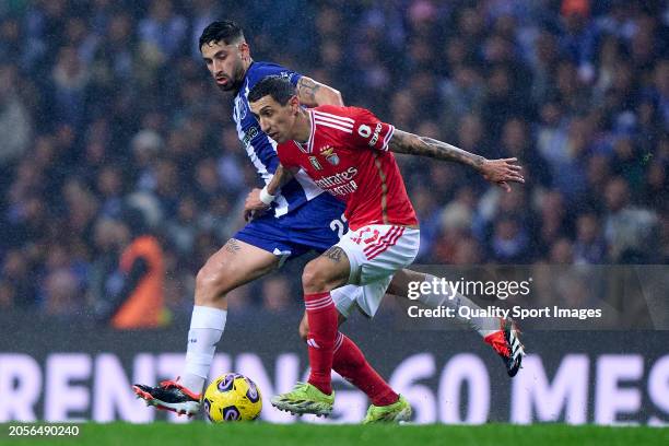 Alan Varela of FC Porto competes for the ball with Angel Di Maria of SL Benfica during the Liga Portugal Betclic match between FC Porto and SL...