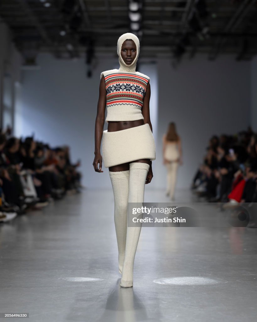 Duran Lantink : Runway - Paris Fashion Week - Womenswear Fall/Winter 2024-2025