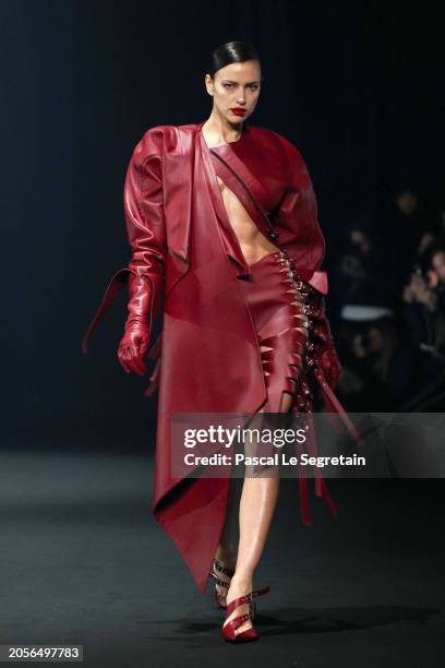 Irina Shayk walks the runway during the Mugler Womenswear Fall/Winter 2024-2025 show as part of Paris Fashion Week on March 03, 2024 in Paris, France.