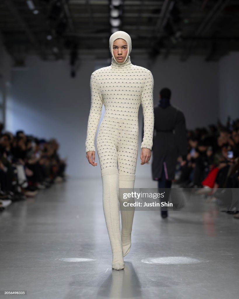 Duran Lantink : Runway - Paris Fashion Week - Womenswear Fall/Winter 2024-2025