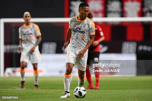 Jong Tae-se of Shimizu S-Pulse in action during the J.League J1 match between Hokkaido Consadole Sapporo and Shimizu S-Pulse at Sapporo Dome on March...