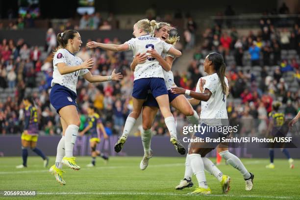 Jenna Nighswonger of the United States celebrates scoring with teammates during the first half against Colombia during the 2024 Concacaf W Gold Cup...