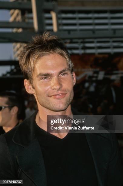 American actor Seann William Scott attends the premiere of John Woo's 'Mission: Impossible 2' at the Mann's Chinese Theatre in Hollywood, California,...